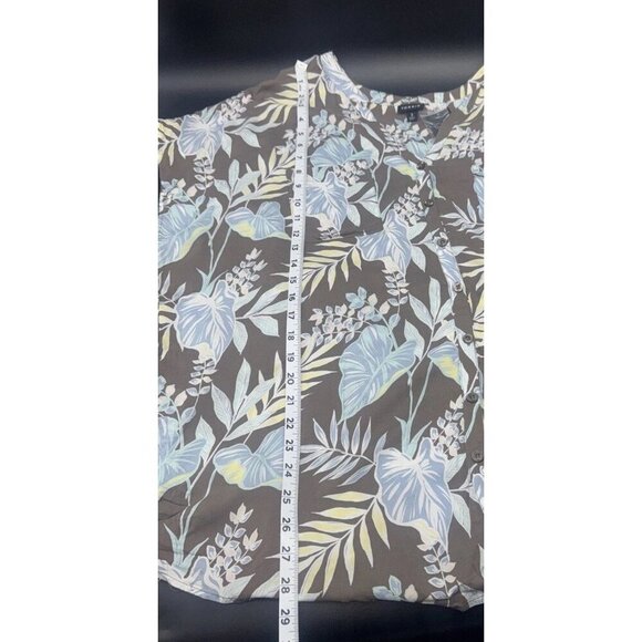 Torrid Women’s Taupe Blue Floral Challis Dolman Sleeve Button Blouse Top 3X NEW - Picture 9 of 9